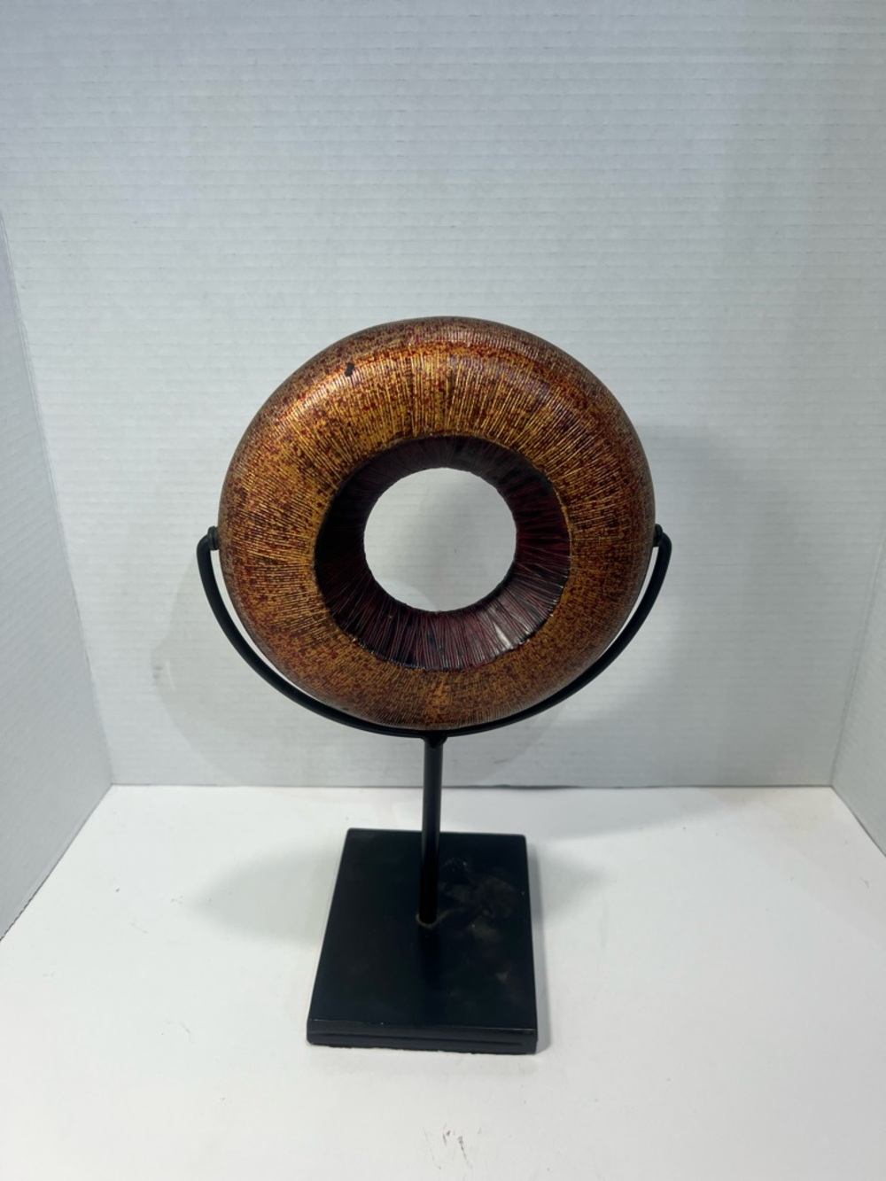 Set of Unlisted Bronze and Dark Brown Circular Ring Sculptures. - Picture 4 of 4